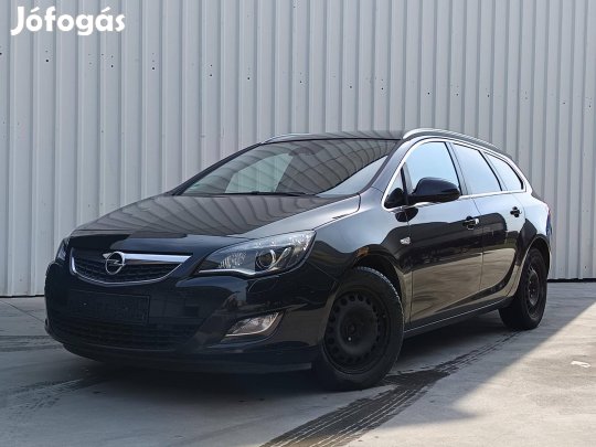 Opel Astra J Sports Tourer 1.6 T Sport