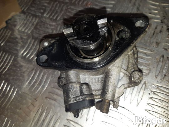 Opel Astra J Vákumpumpa