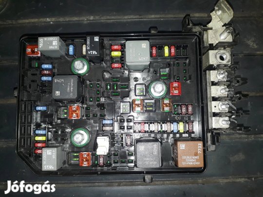 Opel Astra K Biztosítéktábla / Relé Tábla