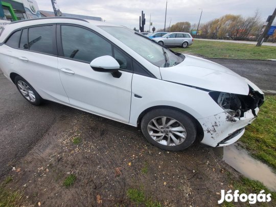 Opel Astra K Sports Tourer 1.4 Selection Indul!