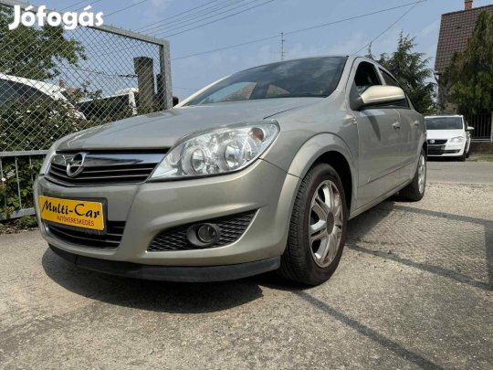 Opel Astra Sedan 1.6 Cosmo Magyarországi Első T...