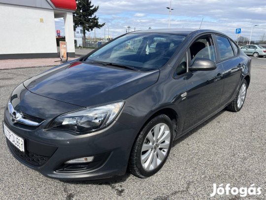 Opel Astra Sedan 1.6 Enjoy igazolt 133 e km.2.t...
