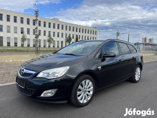 Opel Astra Sports Tourer 1.4 T Start-Stop Sport...