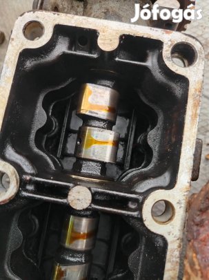 Opel Astra vezérmű tengely házzal fedéllel eladó 