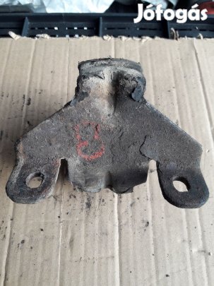 Opel Campo Motortartó Bak