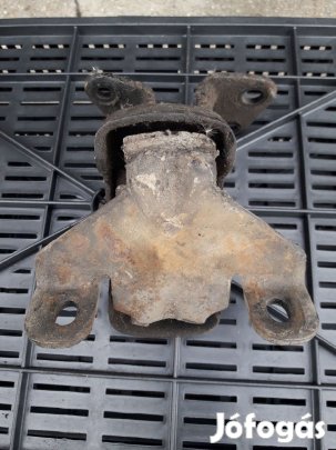 Opel Campo Motortartó Bak