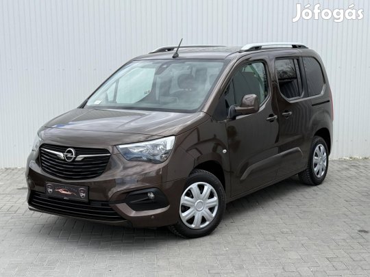 Opel Combo Life 1.2 T Innovation (7 személyes )...