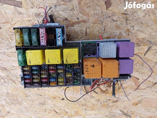 Opel Corsa C (2000-2010) 1.2 16V Benzines Biztosíték Tábla