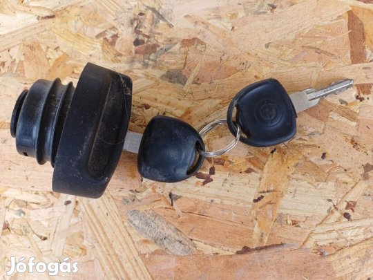 Opel Corsa C (2000-2010) Tanksapka Kulccsal