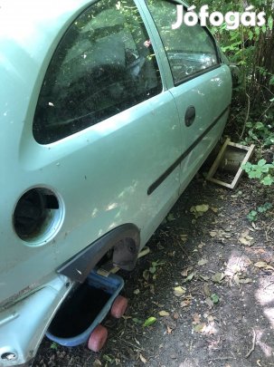 Opel Corsa C megmaradt alkatrészek 
