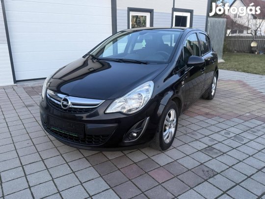 Opel Corsa D 1.4 Cosmo