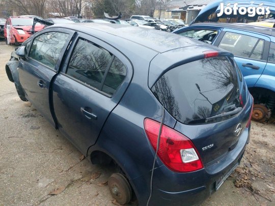Opel D Corsa karosszéria elemei ajtók Z168