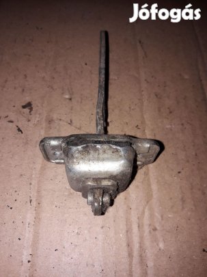 Opel Frontera A Első Ajtó Nyitáshatároló