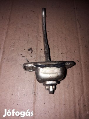 Opel Frontera A Első Ajtó Nyitáshatároló