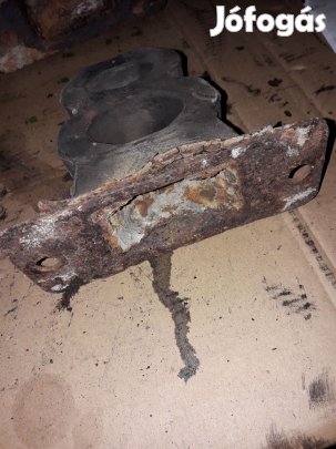 Opel Frontera A Hátsó Híd Ütköző Bak