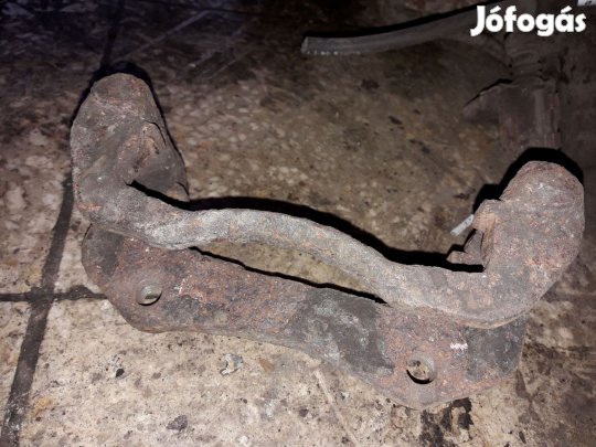 Opel Frontera A Jobb Első Féknyereg Tartó