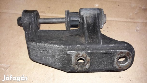 Opel Frontera A Motortartó Bak