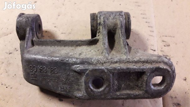 Opel Frontera A Motortartó Bak