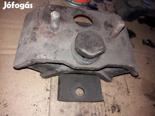 Opel Frontera A Váltótartó Bak
