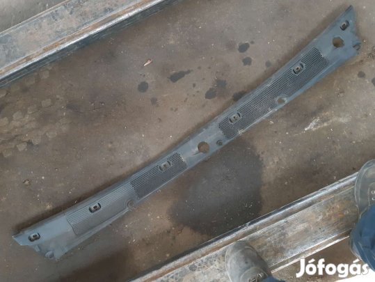 Opel Frontera B Levélrács