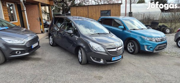 Opel Meriva B 1.4 T Cosmo Szervízkönyv. kitűnő...