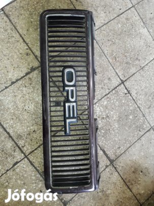 Opel Monterey Hűtőrács