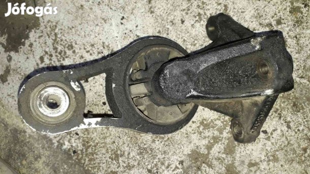 Opel Vivaro Motortartó Bak