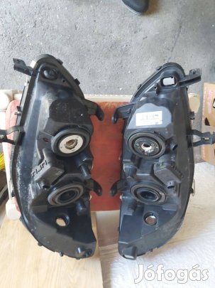 Opel Zafira A két hibátlan első fényszóró eladó!