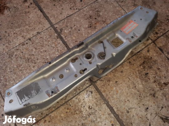 Opel Zafira B Zárhíd