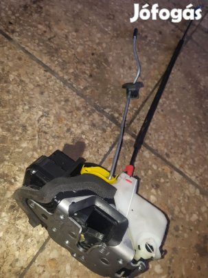 Opel Zafira C Bal Első Ajtó Zárszerkezet + Központizár Motor