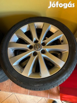 Opel alufelni nyárigumival