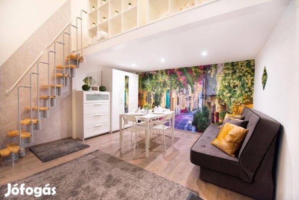 Operánál, Igényes, Teljesen Berendezett, Gépesített Lakás Kiadó!