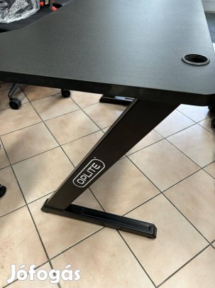 Oplite gamer asztal