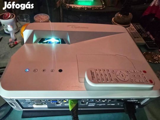 Optoma EH320UST Projektor Full 3D, extra rövid vetítési távolságú