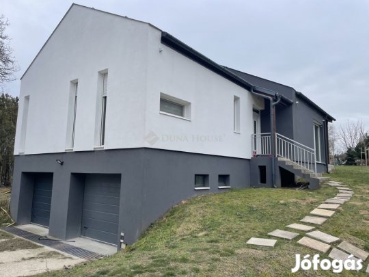 Őrbottyáni 205 nm-es ház eladó