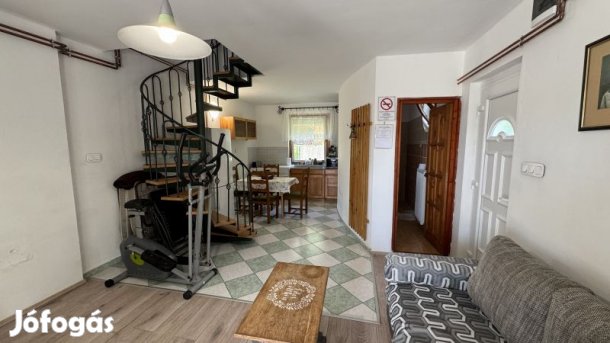 Orfűn a Pécsi- tó közelében eladó egy két lakrészes ház!