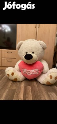 Óriás Plüss Mackó Szívvel (LOVE) Új!