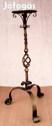 Óriás kovácsolt vörösréz gyertyatartó. Iparművészeti alkotás, rusztiku