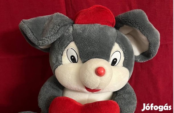 Óriás plüss maci szívvel