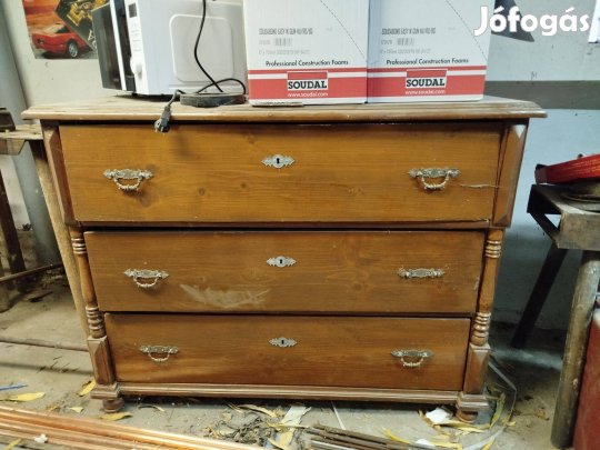 Óriás régi komód