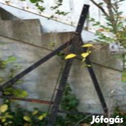 Óriás vas tamaszto oszlop