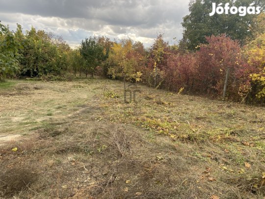 Örök panorámás építési telek eladó Vácon