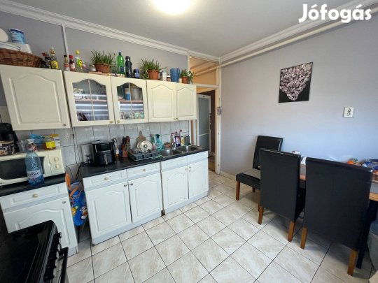 Örökösföldön 2 szobás jó állapotú erkélyes lakás eladó!