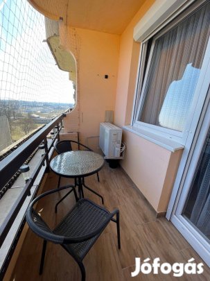 Örökösföldön 3 szobás lakás teljes bútorzattal eladó