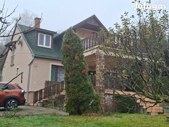 Örökpanorámás, 3 apartmanos nyaraló eladó Ábrahámhegyen befektetésne