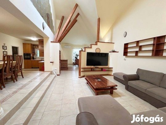 Oroson 4 szobás családi ház eladó!!