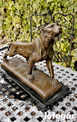 Oroszlán - bronz szobor műalkotás