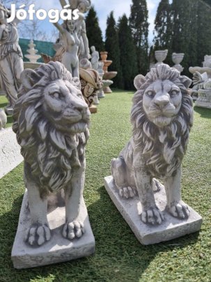 Oroszlán szobor pár kerti dekoráció / kapudísz
