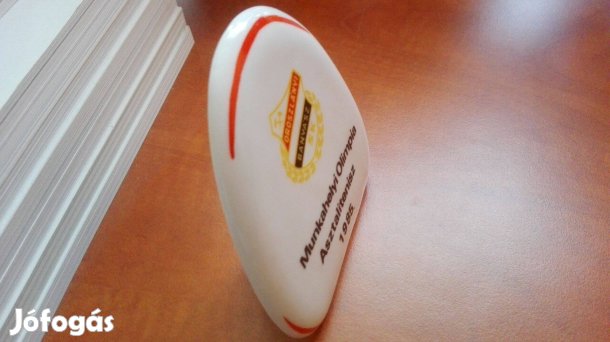 Oroszlányi Bányász Sport club 1985-ös hollóházi porcelán plake