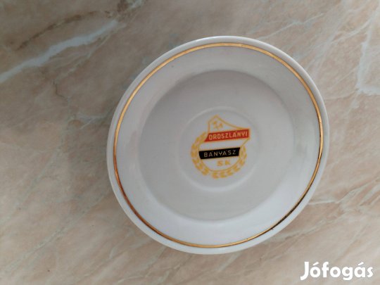 Oroszlányi Sport Club Aranyszegélyes Bányász cimeres kistány